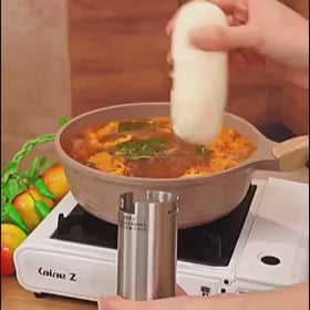 Spagino – aparat pentru prepararea spaghetelor